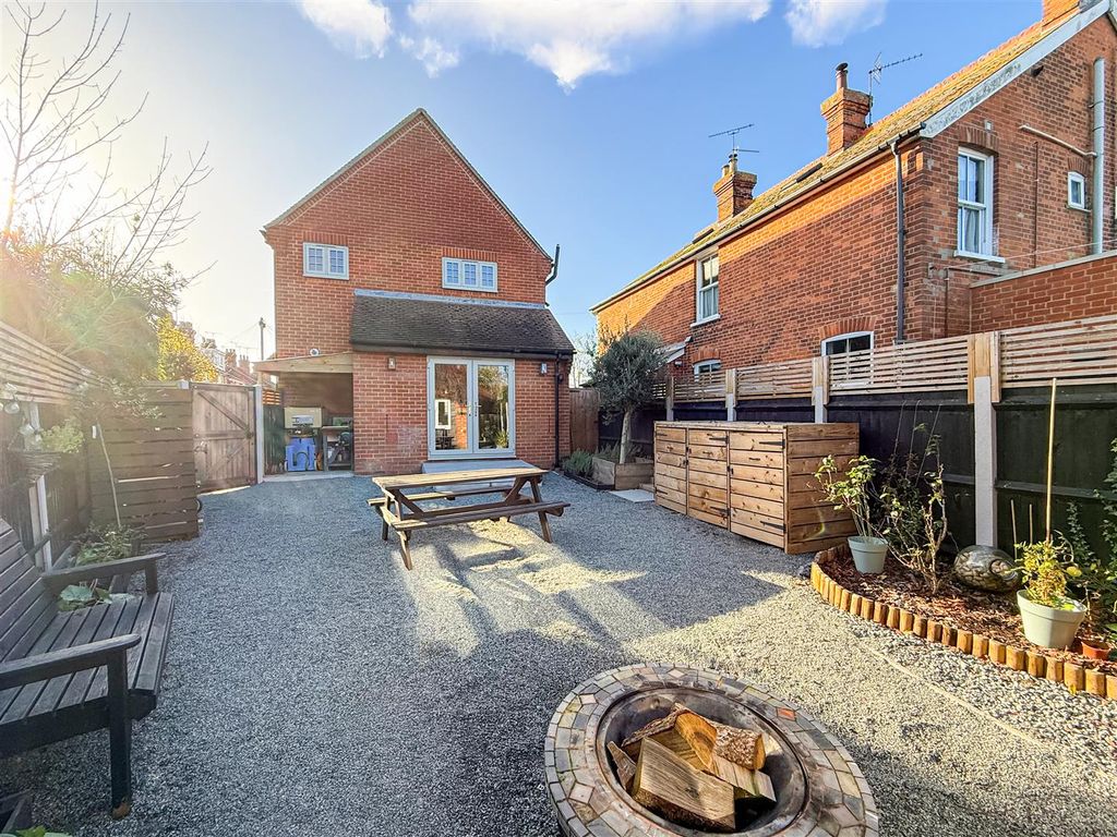 Property photo 3 of 36 Garden