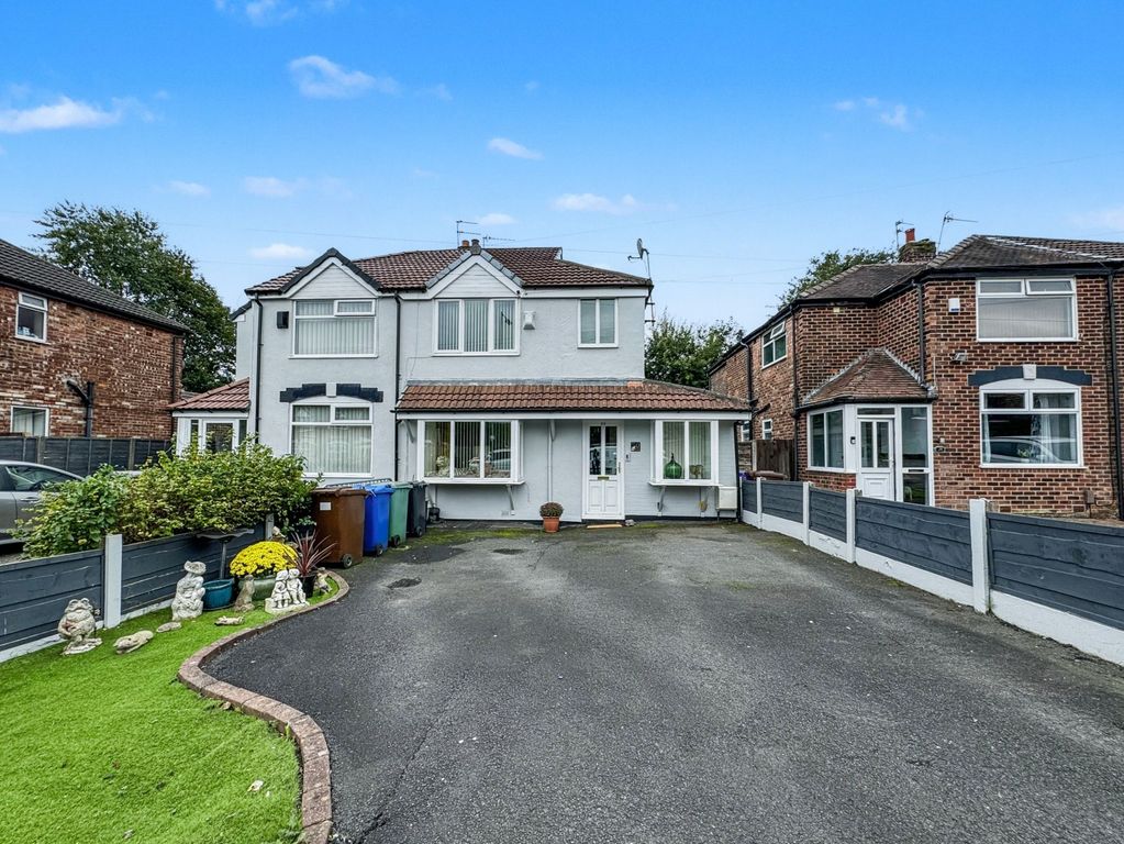 Property photo 1 of 32