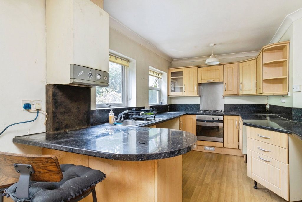 Property photo 2 of 17 Photo