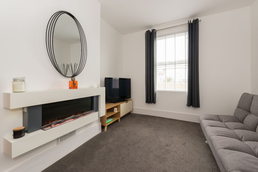 Property photo 3 of 13 82Agrand-5