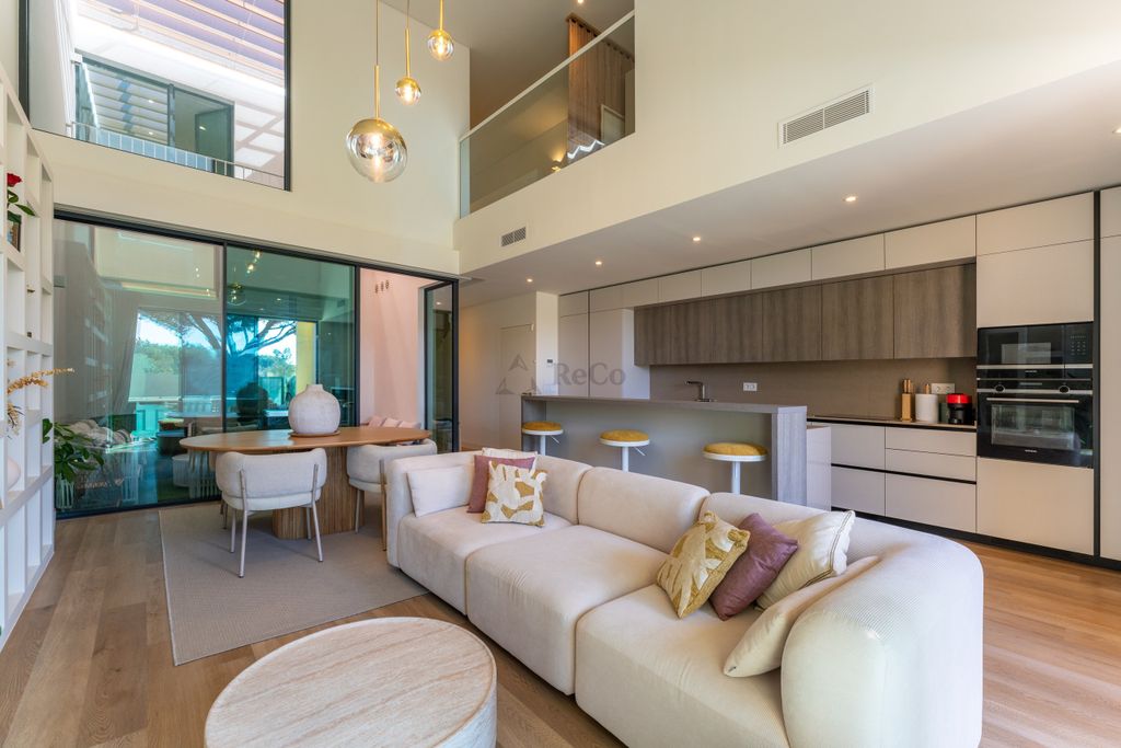 Property photo 1 of 30