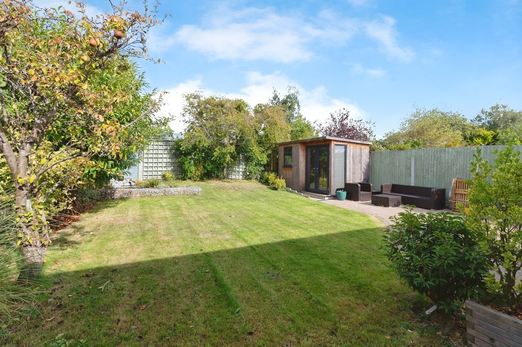 Property photo 2 of 16 Photo