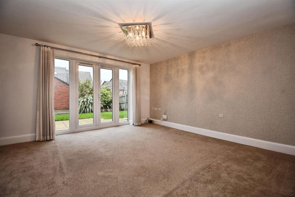 Property photo 2 of 15 4F6598cc-U 20 20 2824 29.Jpg