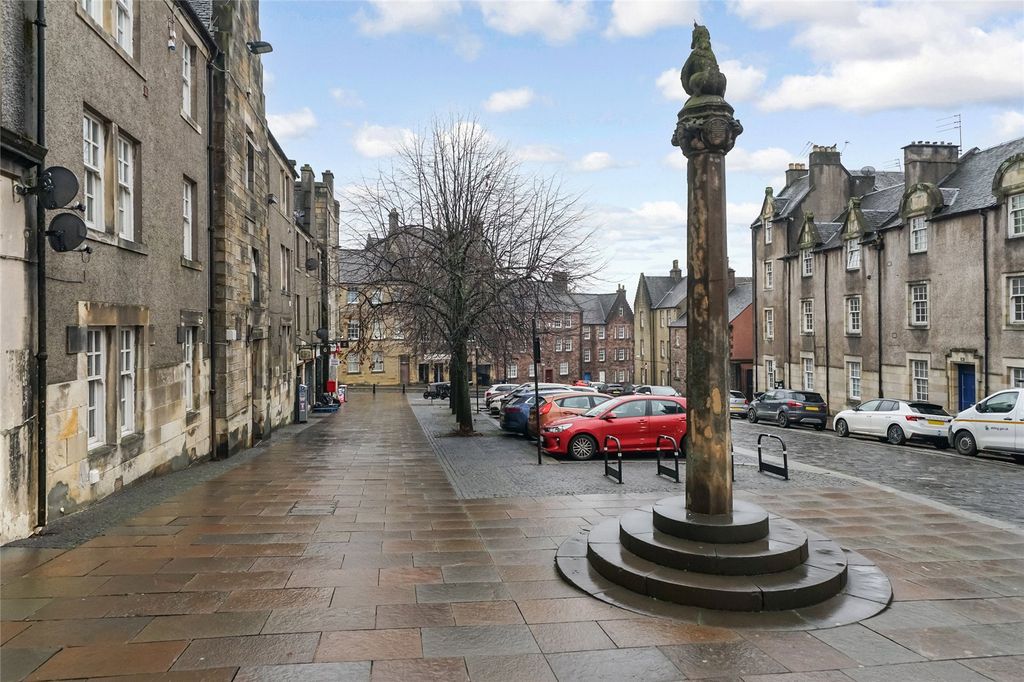 Property photo 2 of 18 Street View