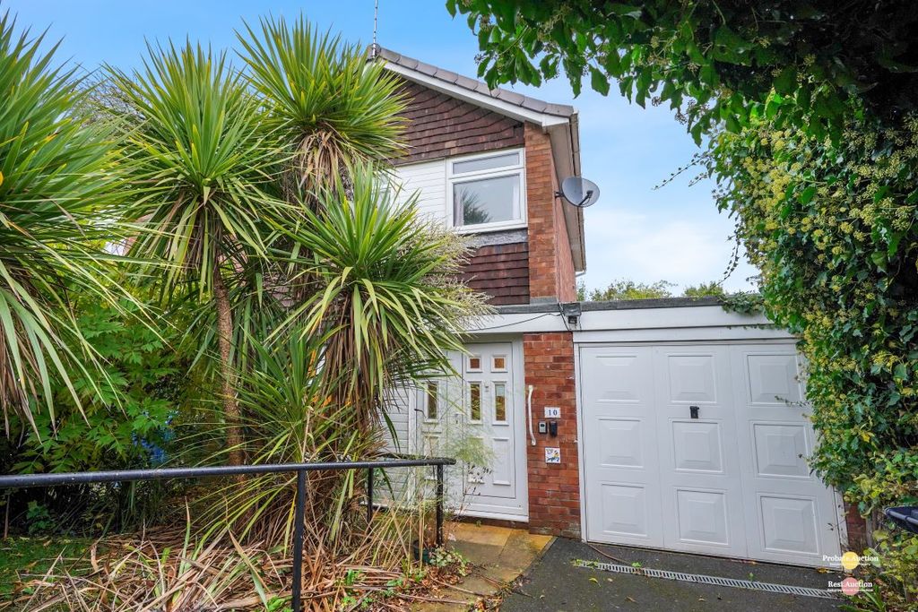 Property photo 2 of 18