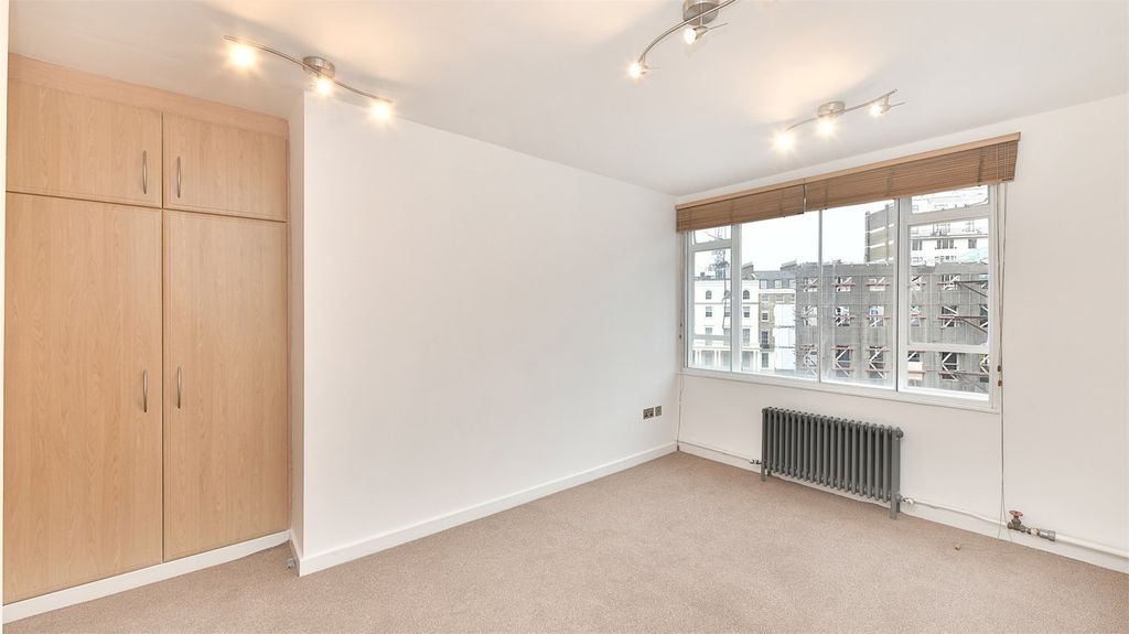 Property photo 2 of 7 Bedroom