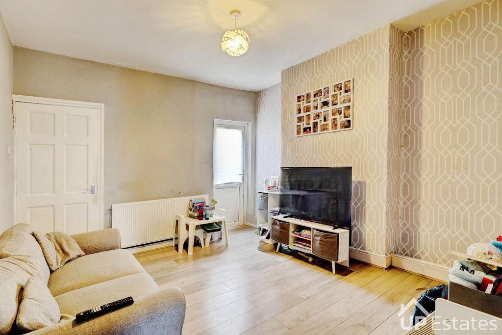 Property photo 2 of 17