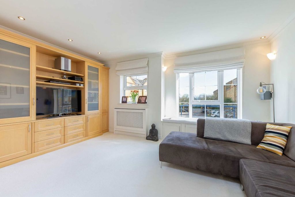 Property photo 2 of 9