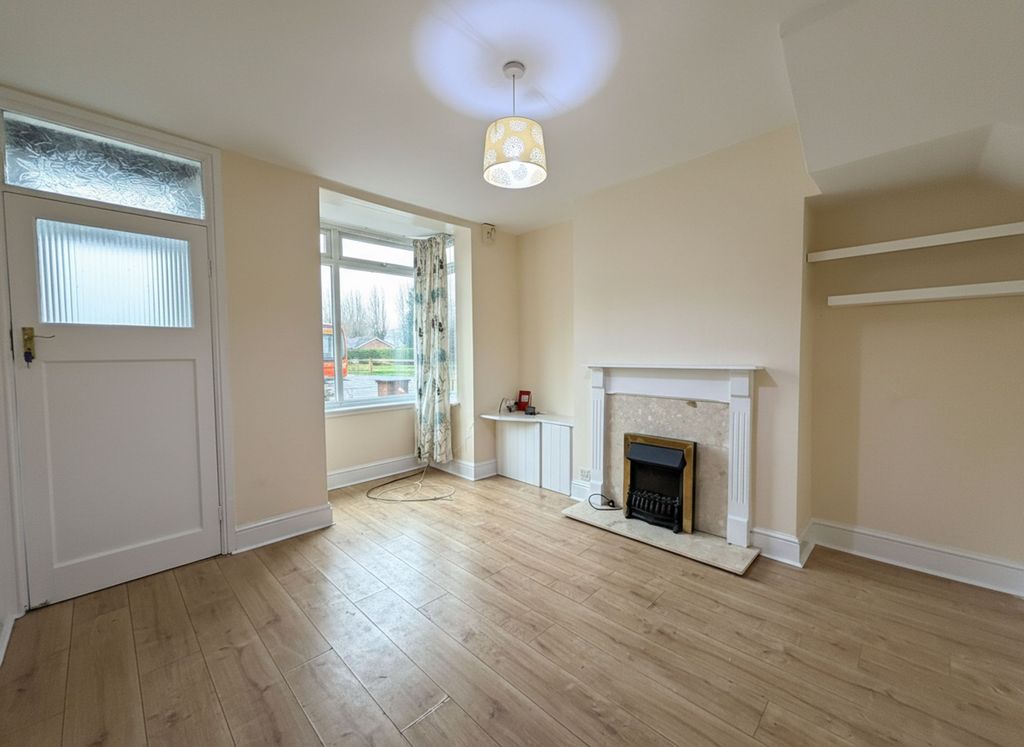 Property photo 2 of 11 Living Room