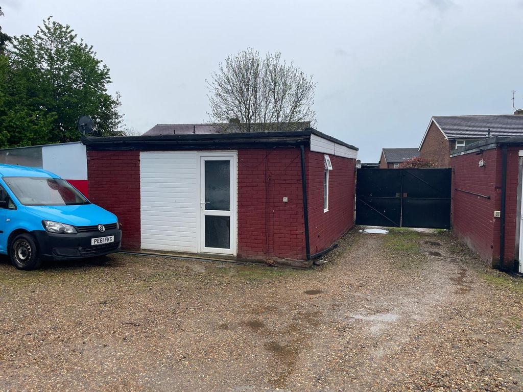 Property photo 2 of 8