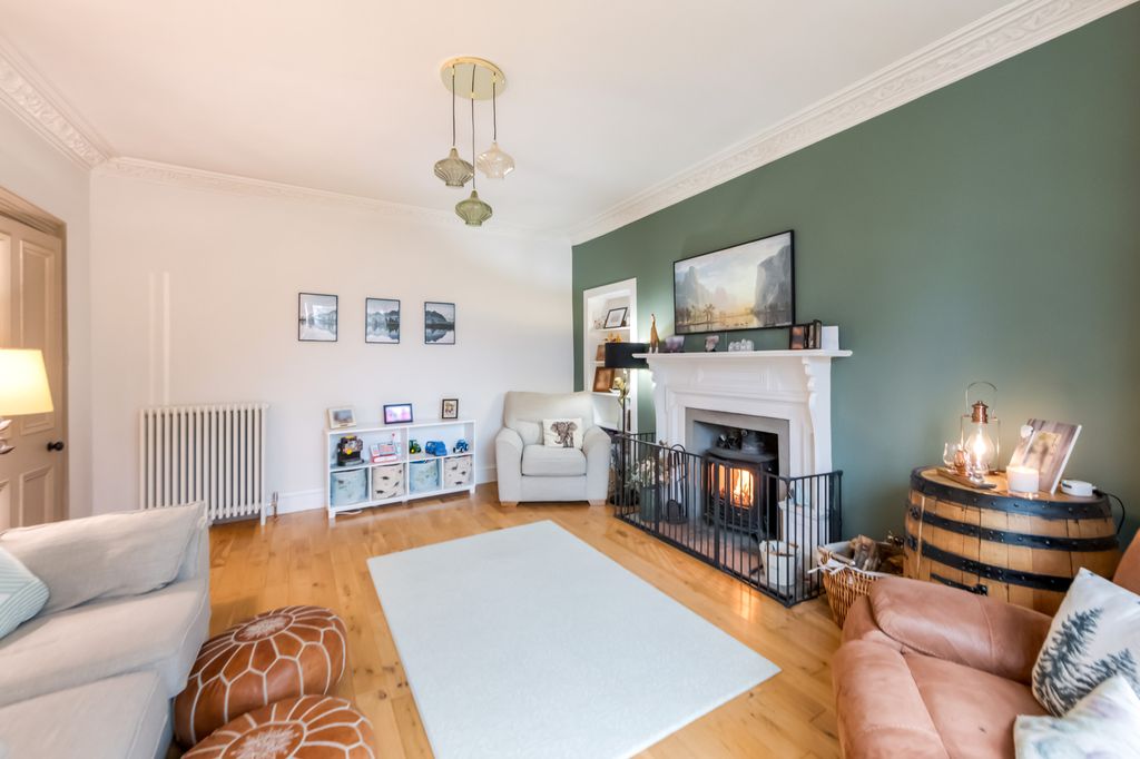 Property photo 3 of 29