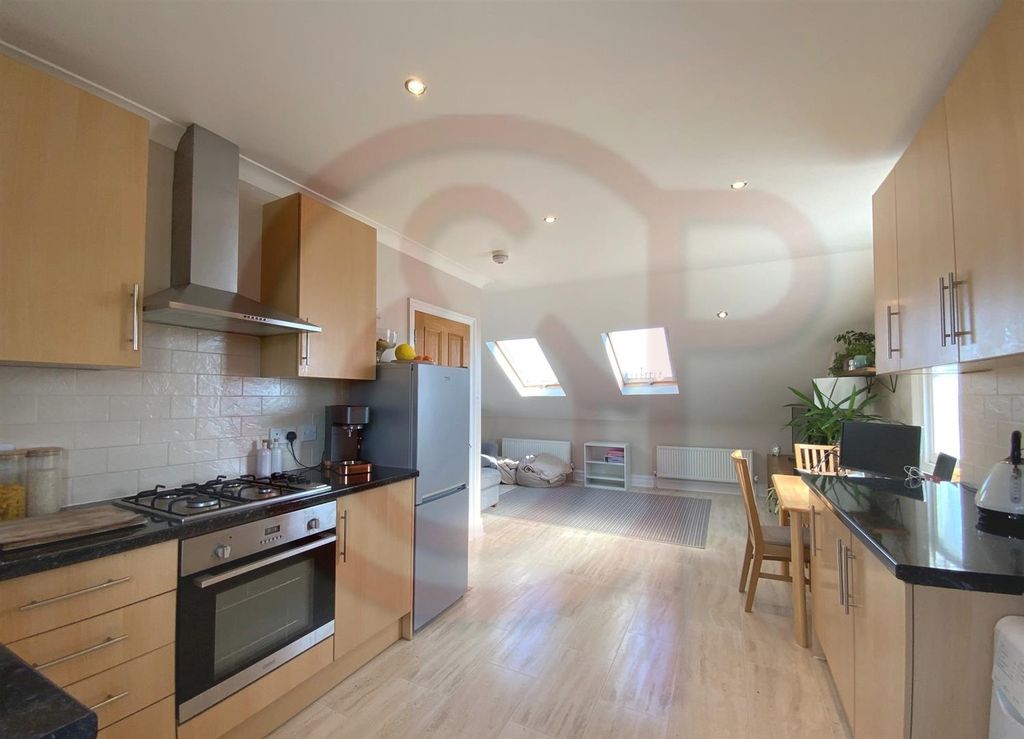 Property photo 1 of 7 Kitchen Reception.Jpg