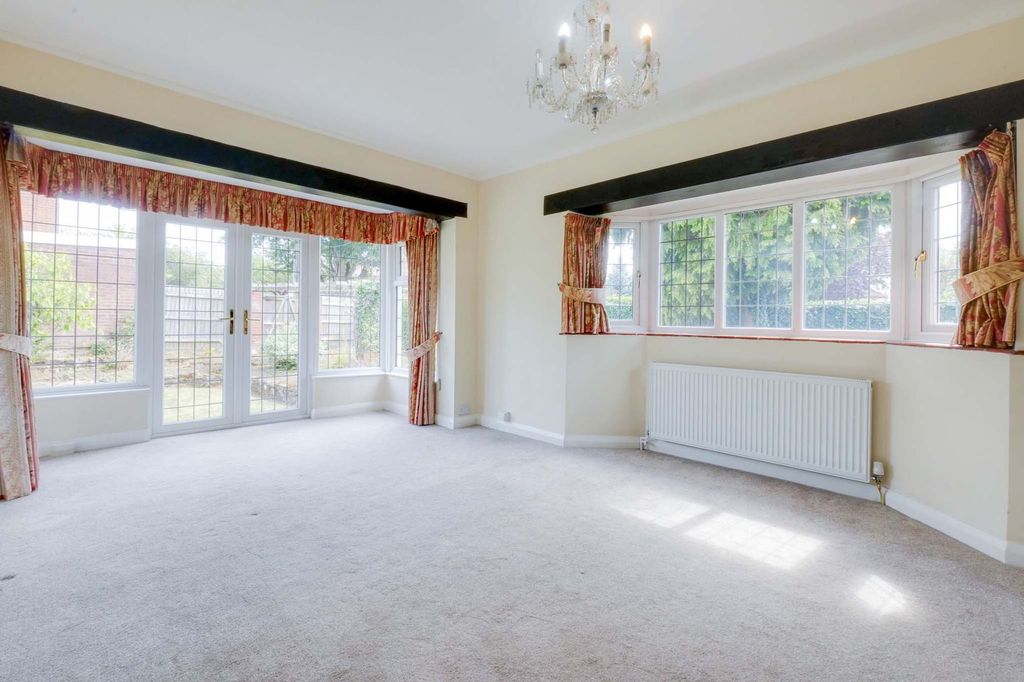 Property photo 2 of 33