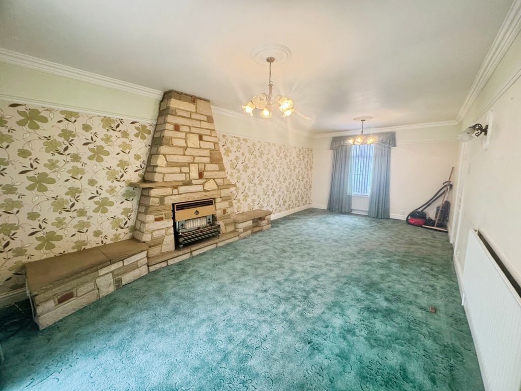 Property photo 2 of 17 Gallery