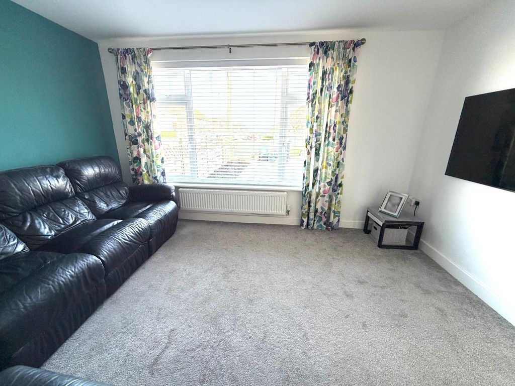 Property photo 3 of 17 Untitled Design (2).Png