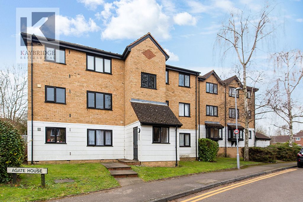 Property photo 1 of 12 Percy Gardens, Worcester Park