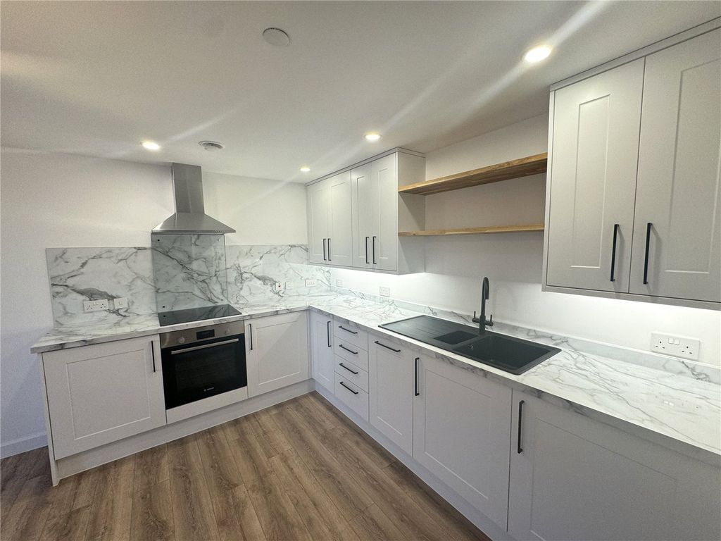 Property photo 1 of 11 Flat 301