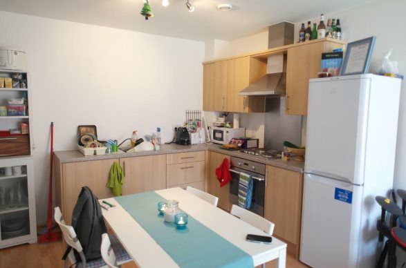 Property photo 3 of 6 Kitchen