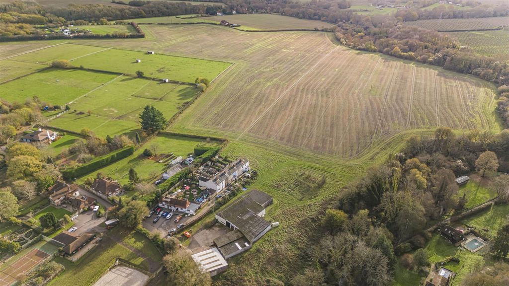 Property photo 3 of 13 Location