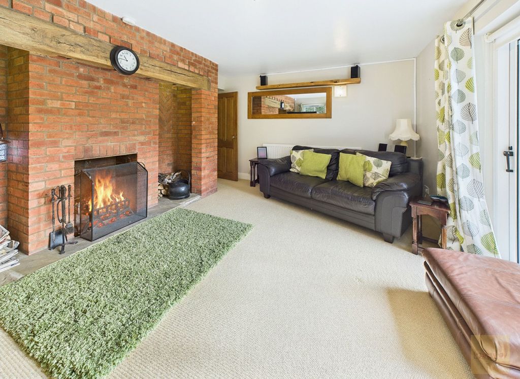 Property photo 3 of 32 Living Room