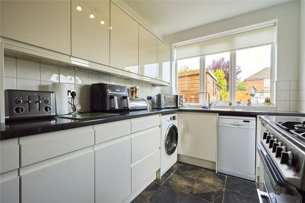 Property photo 3 of 16 Picture No. 33