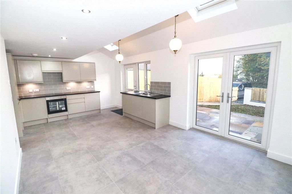 Property photo 3 of 12 Kitchen/Diner