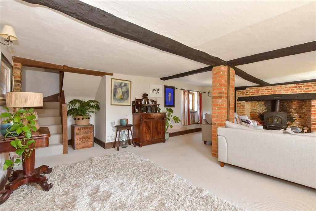 Property photo 1 of 19 Sitting Room