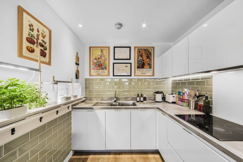 Property photo 2 of 22 Kitchen