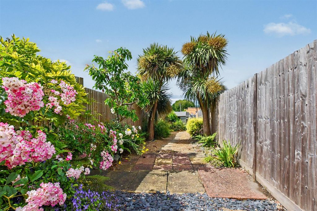Property photo 2 of 17 Rear Garden..Jpg