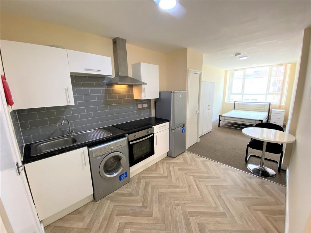 Property photo 1 of 8 Kitchen