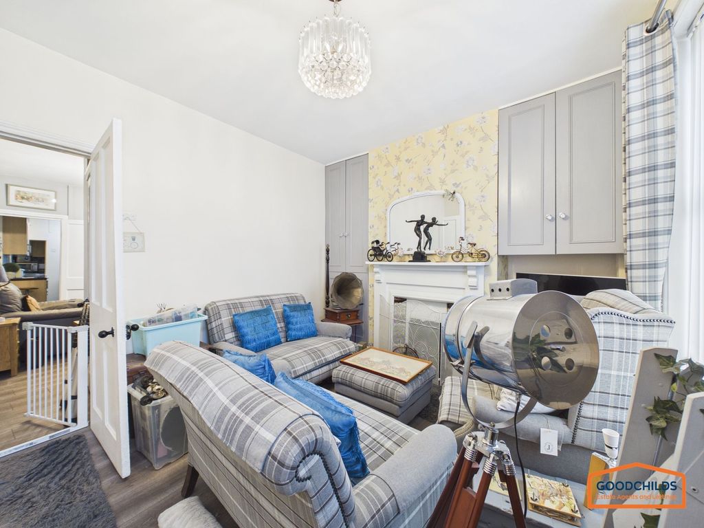 Property photo 2 of 17