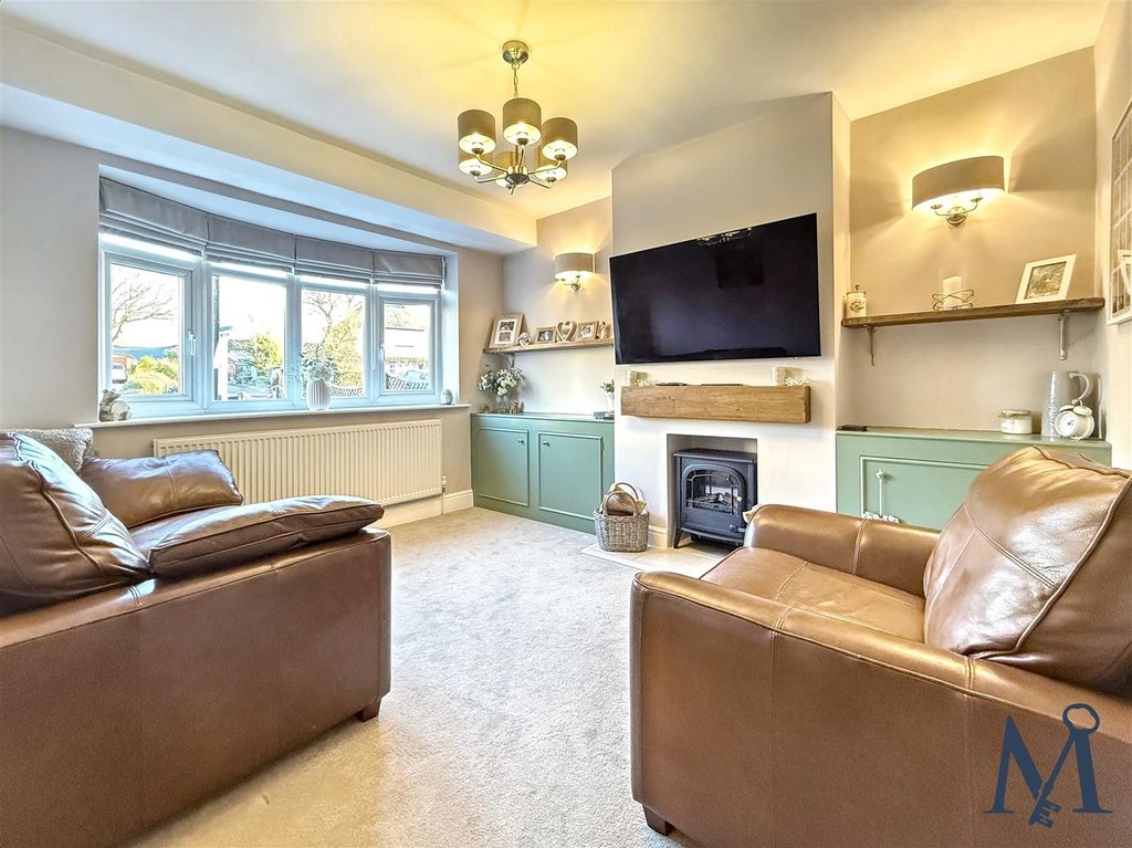 Property photo 3 of 20 Living Room