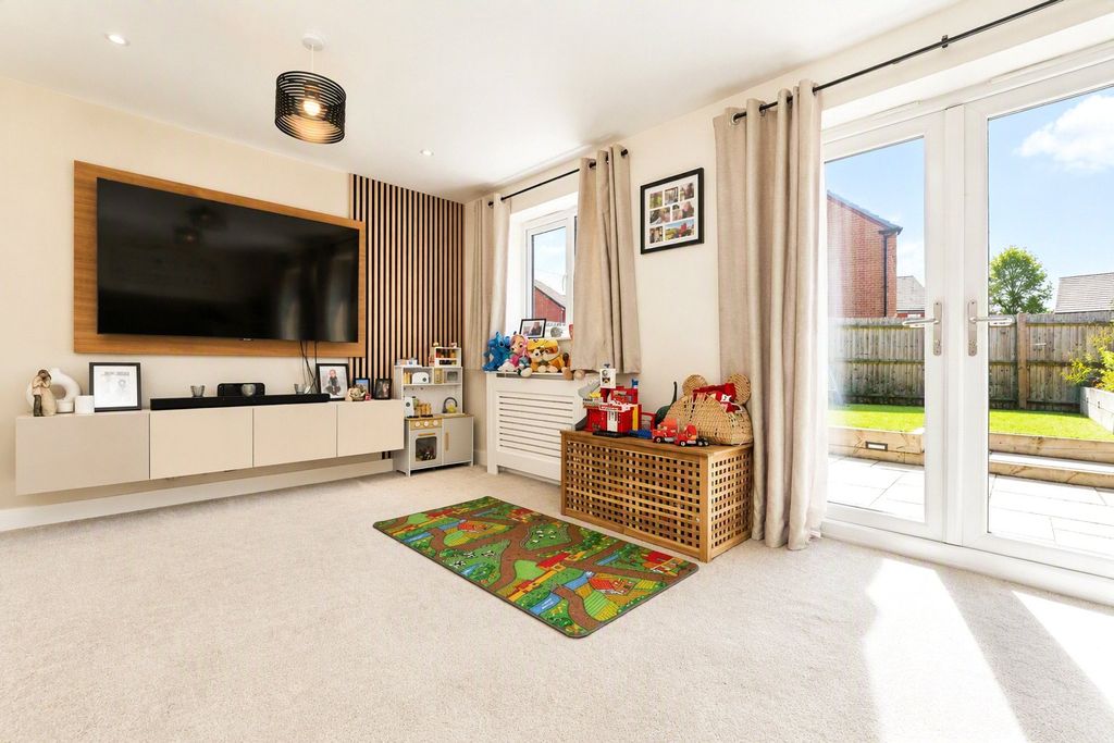 Property photo 3 of 15 Picture No. 36