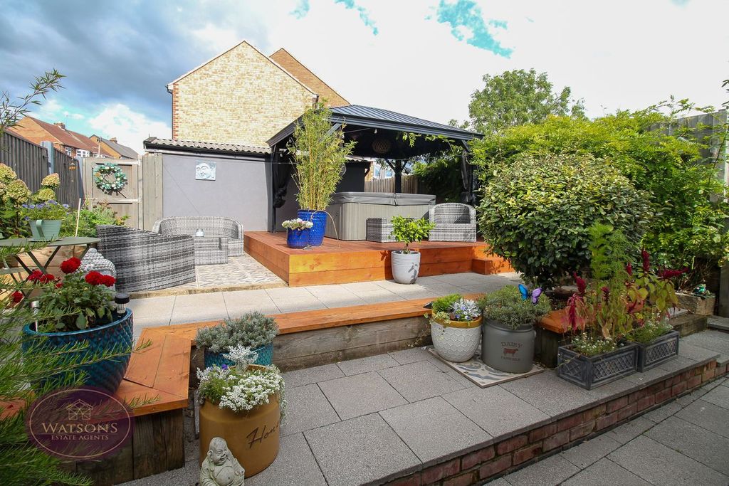 Property photo 3 of 22