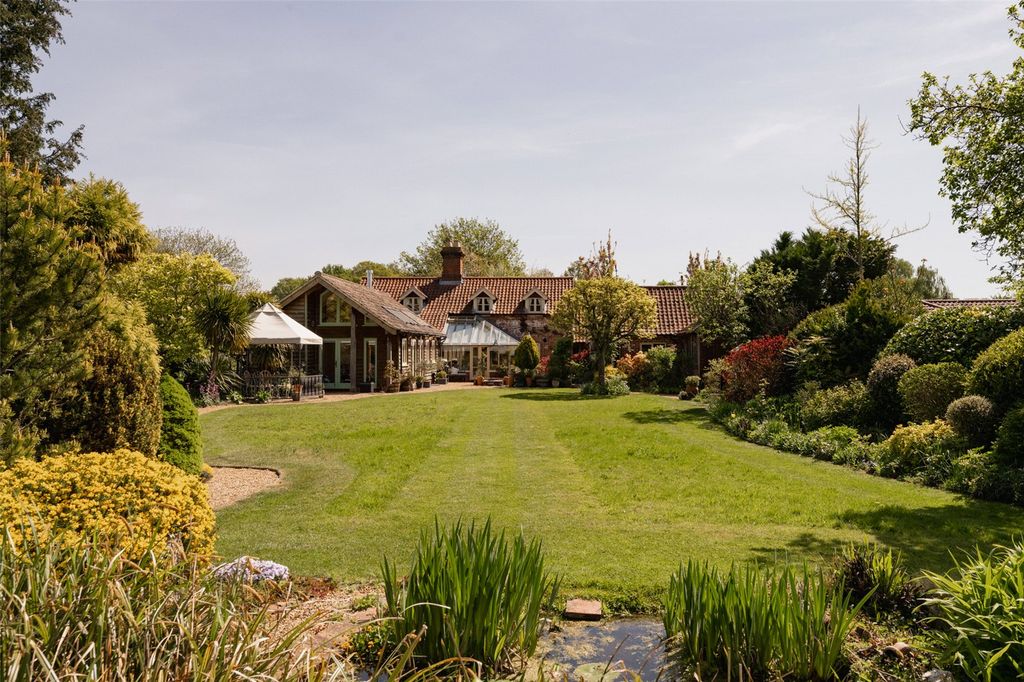 Property photo 2 of 24 Grounds