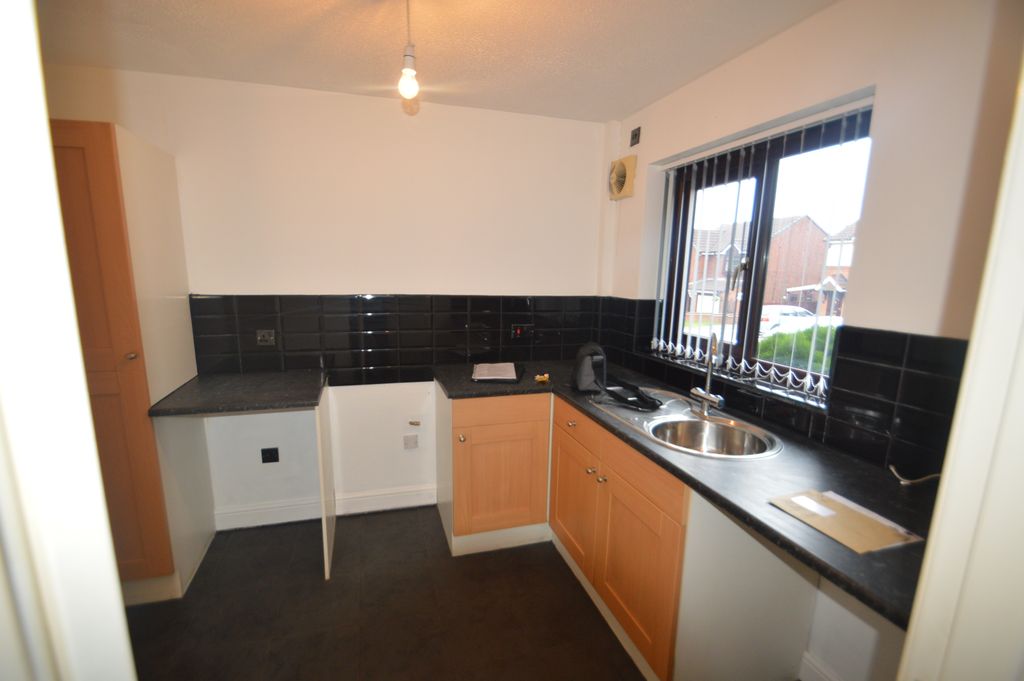 Property photo 2 of 5 Fitted Kitchen
