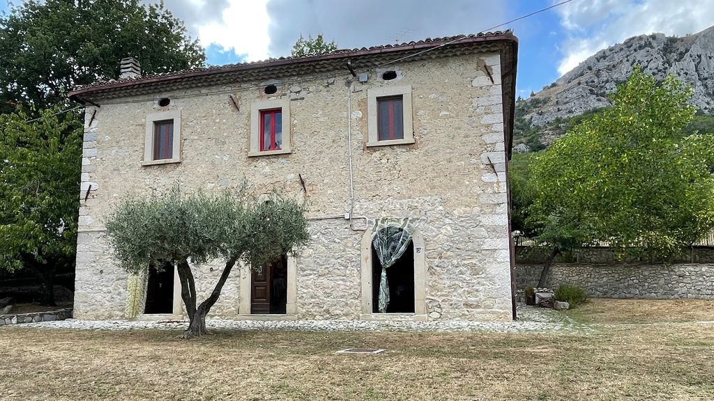 Property photo 3 of 27