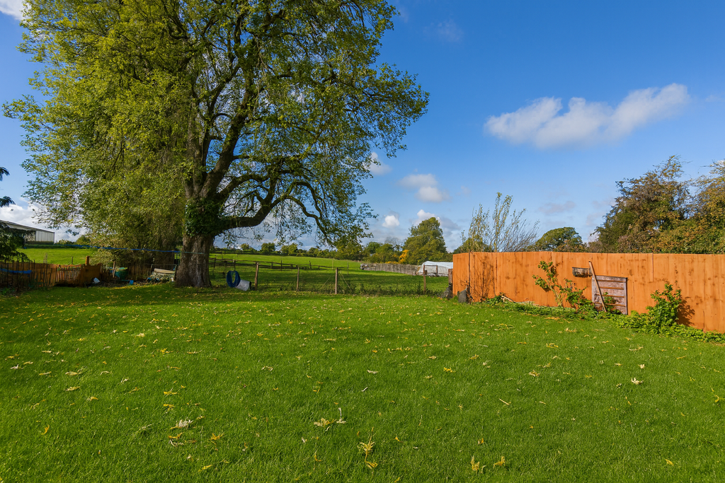 Property photo 2 of 14 Garden