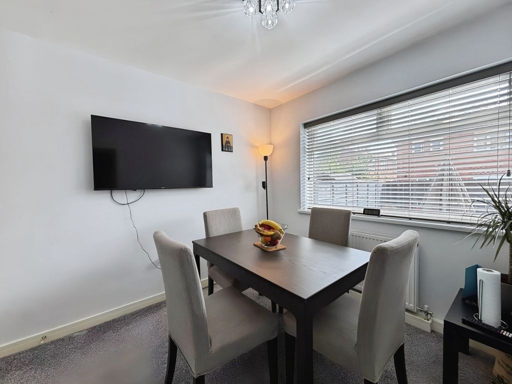 Property photo 3 of 15 4380402