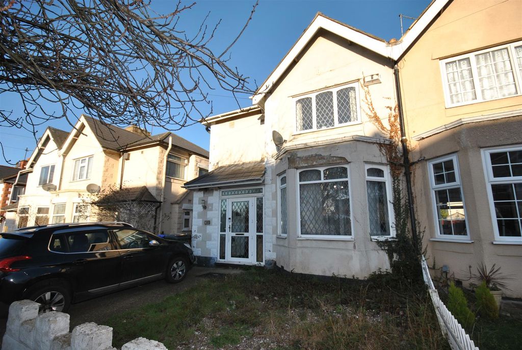 3 bed semi-detached house for sale Kingsthorpe Hollow