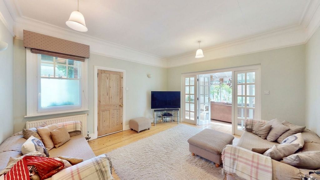 Property photo 3 of 21