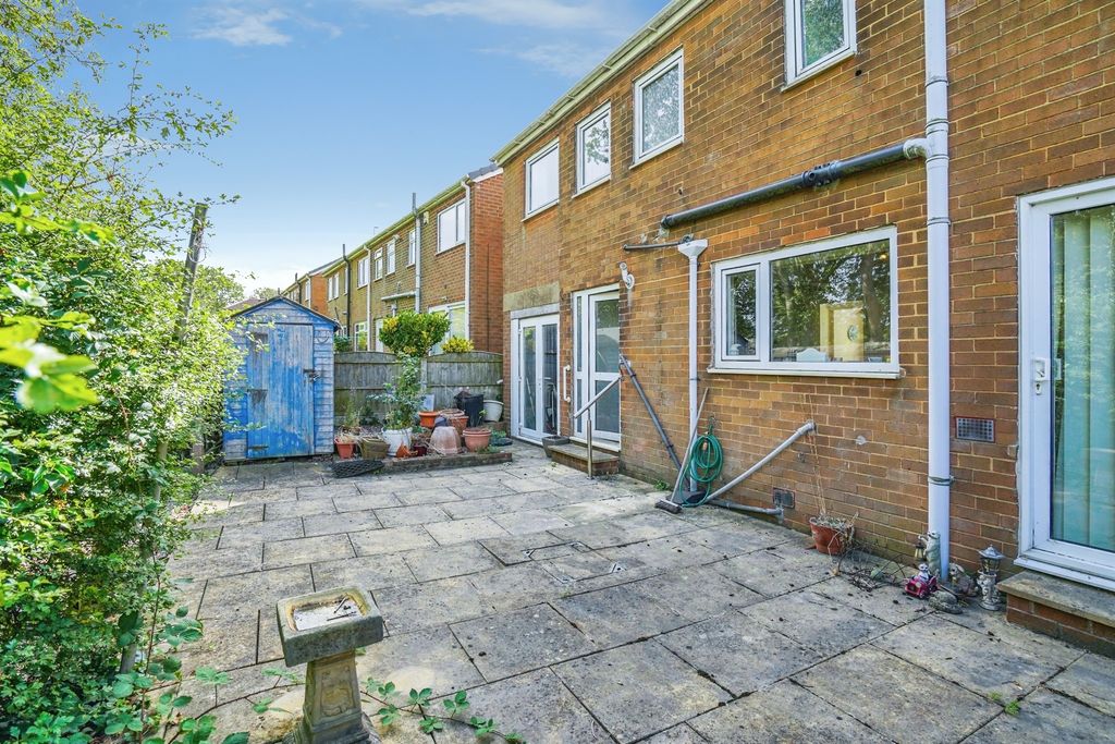 Property photo 2 of 17
