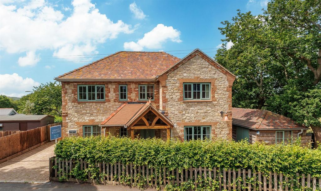 Property photo 1 of 40 Stonehurst