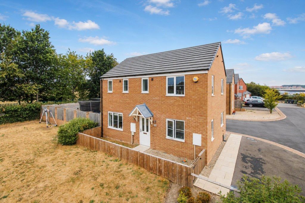 Property photo 1 of 24