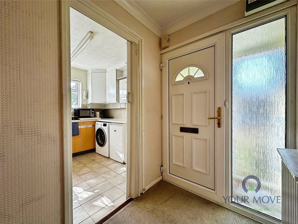 Property photo 2 of 17 Hallway