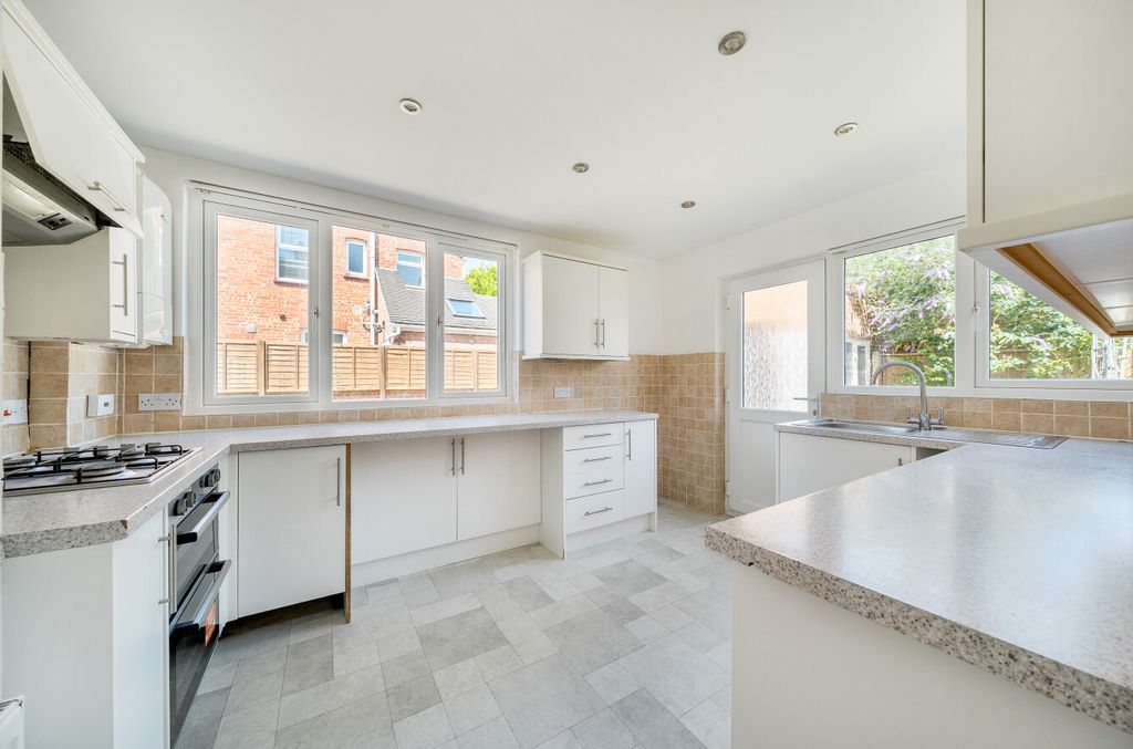 Property photo 2 of 16 1482585-21-6A3A64...