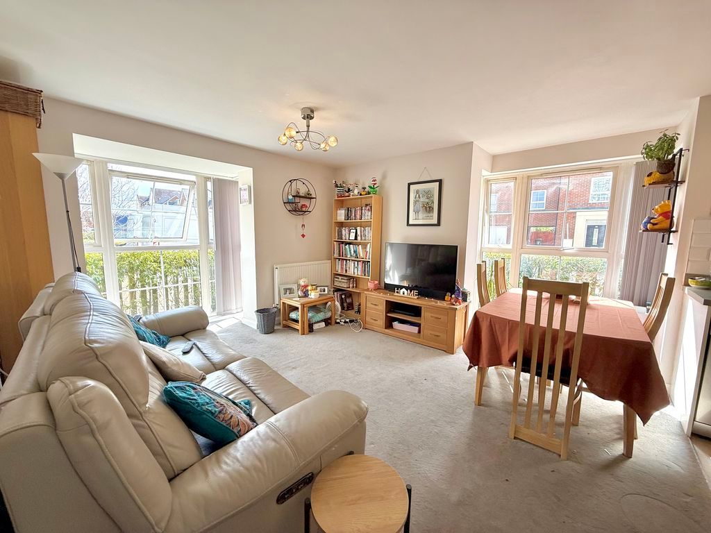 Property photo 2 of 10 Lounge/Diner