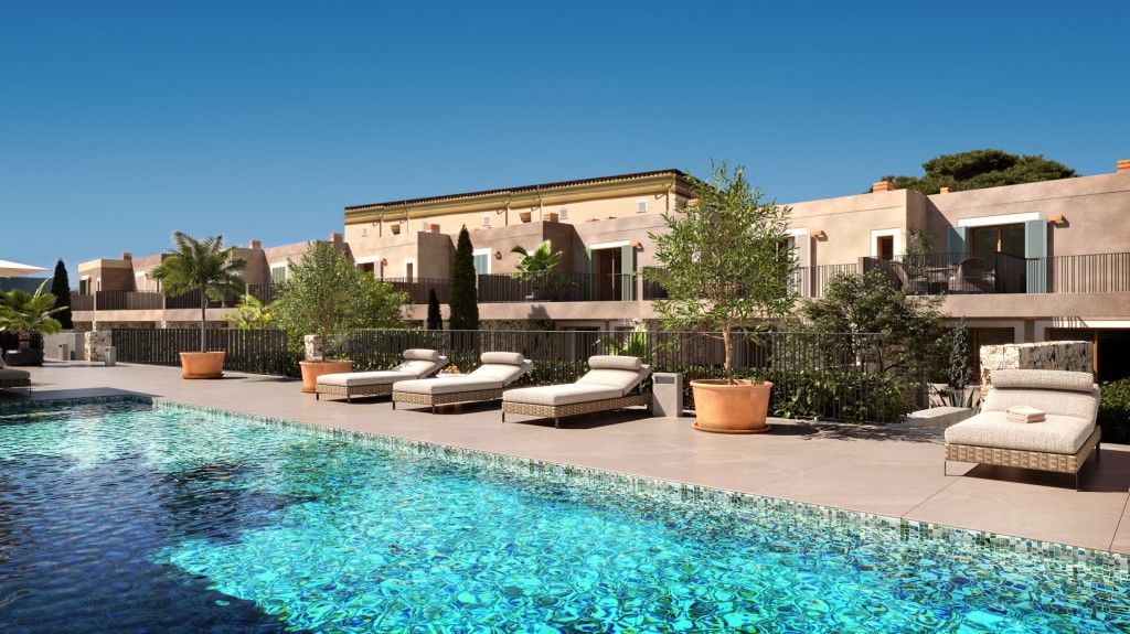 Property photo 1 of 20 Exterior And Pool (1)