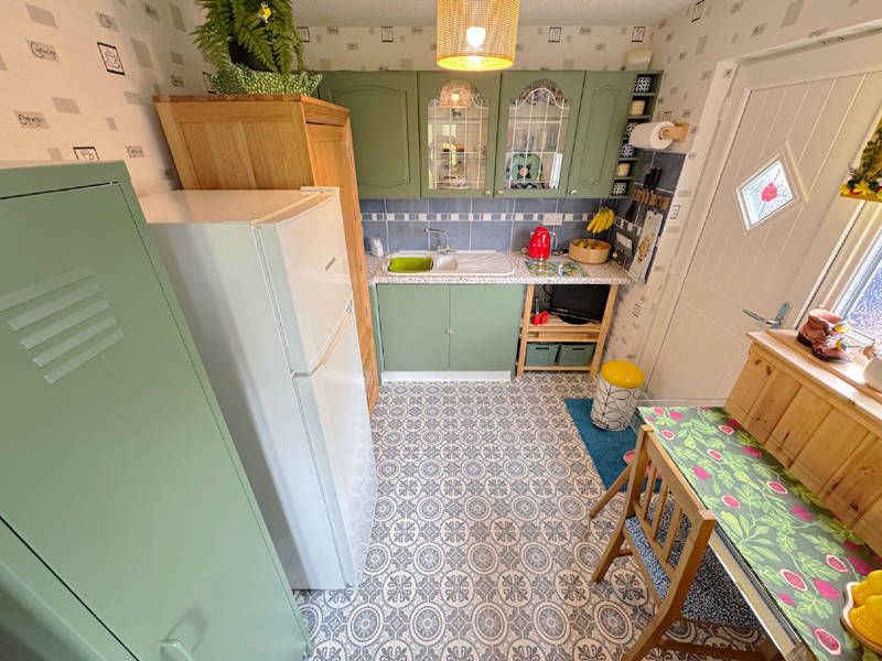 Property photo 3 of 26 Kitchen