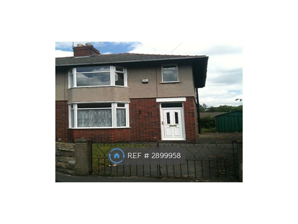 Property photo 3 of 12 Spacious 3 Bed Semi